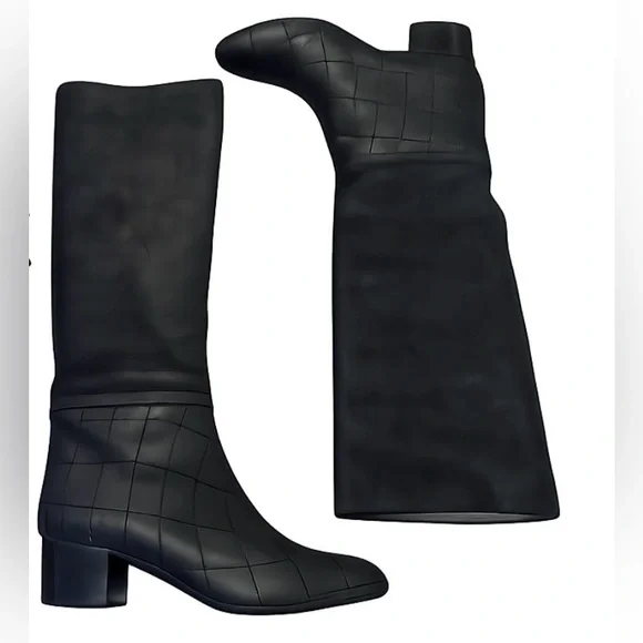 NEW NIB Chanel Quilted Heeled Boots 39