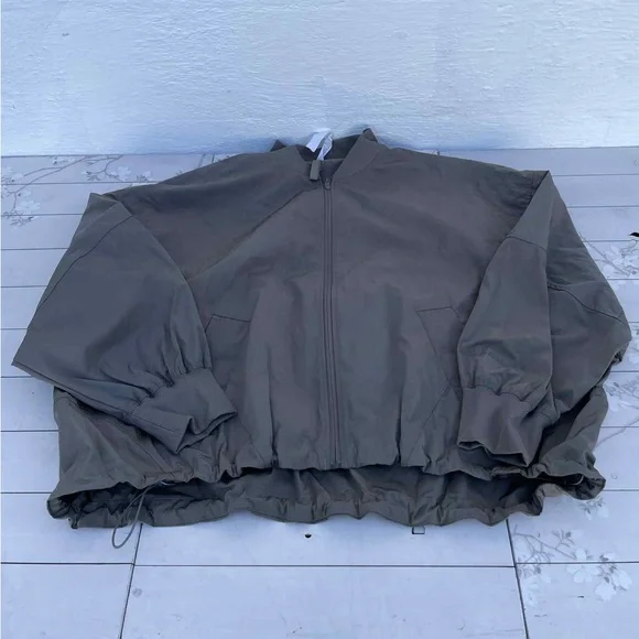 lululemon athletica Women's Gray Windbreaker