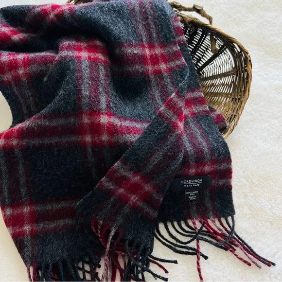 Nordstrom Men’s 100% Wool Plaid Red/Grey Scarf 72”x12” new no tag.