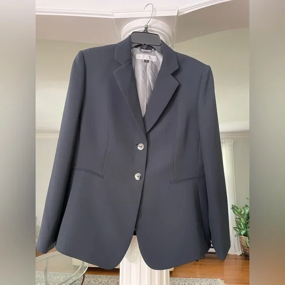 Tahari Arthur Levine women’s size 14 petite black Blazer/ Jacket