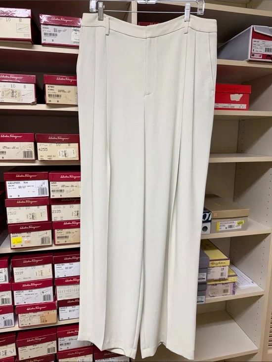 Ellen Tracy cream trousers