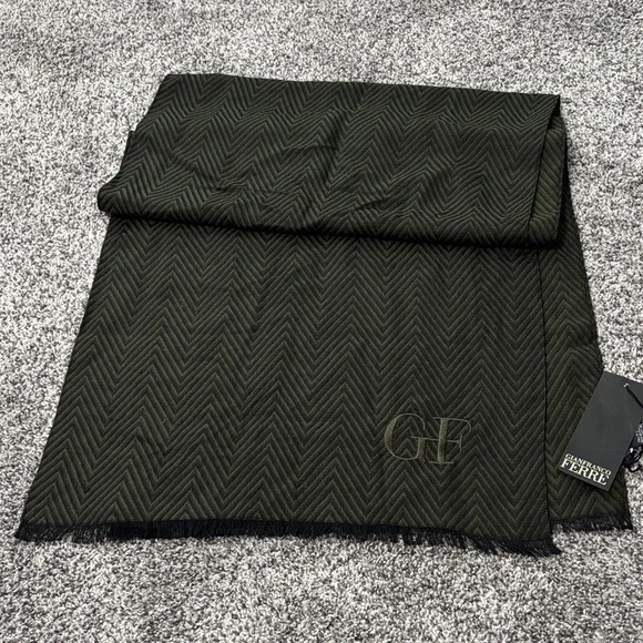 NWT Gianfranco Ferre Wool Silk Blend Wrap Chevron Print Scarf