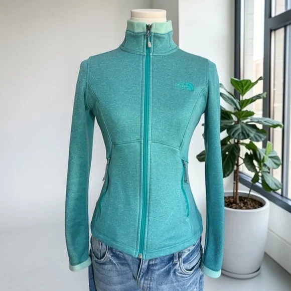 The North Face Women's Vintage Teal Zip-Up Fleece Jacket! XS