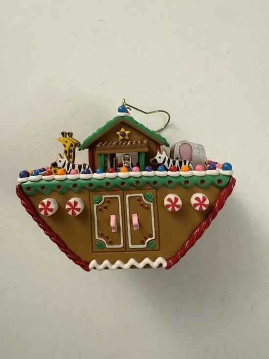 2009 Hallmark Gingerbread Candy Noah's Ark Christmas Ornament MM10
