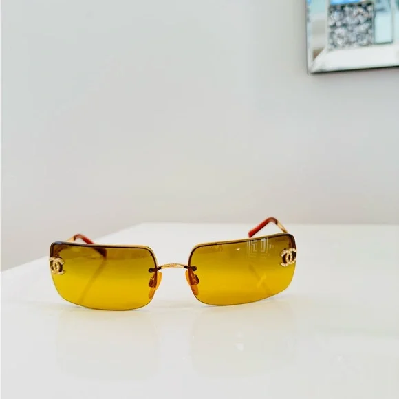 RARE ✨Authentic Vintage Chanel rimless gold sunglasses