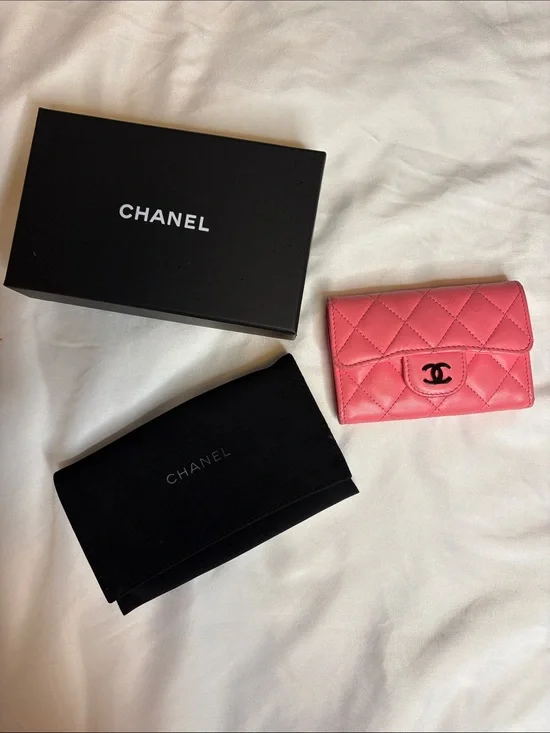 CHANEL Pink Quilted Lambskin Compact Wallet Black CC 16 Series Orig Box & Pouch