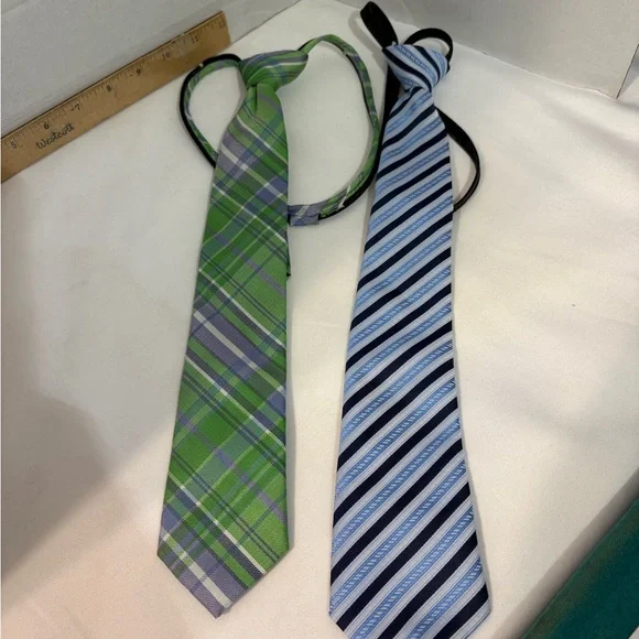 IZod Boys pre-tied neckties green blue plaid and Kids World blue white striped‎