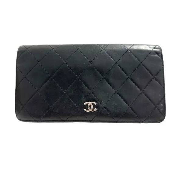 Chanel quilted leather wallet