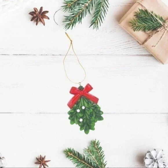 Mistletoe Ornaments 12 Pack