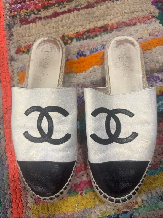 CHANEL White and Black Leather Espadrille Mules