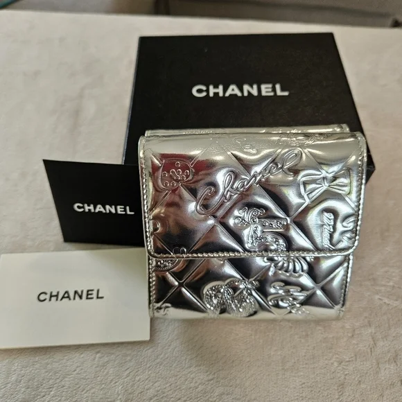 Chanel Vintage precious symbols Compact Silver Quilted Wallet
