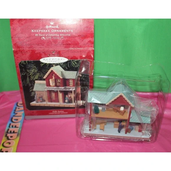 Hallmark Halls Station 25 Years Anniversary 1973-1998 Holiday Christmas Ornament