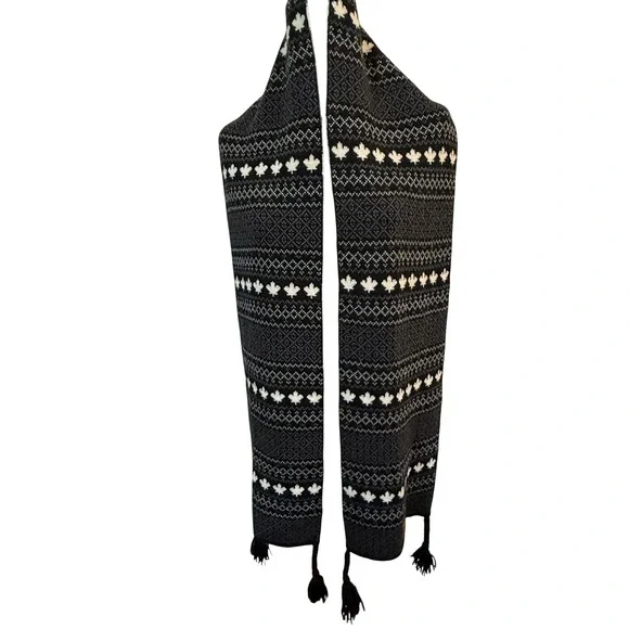 Kootenay Wool Knit Scarf Black White Fair Isle Maple Leaf Tassel‎ Winter Hockey