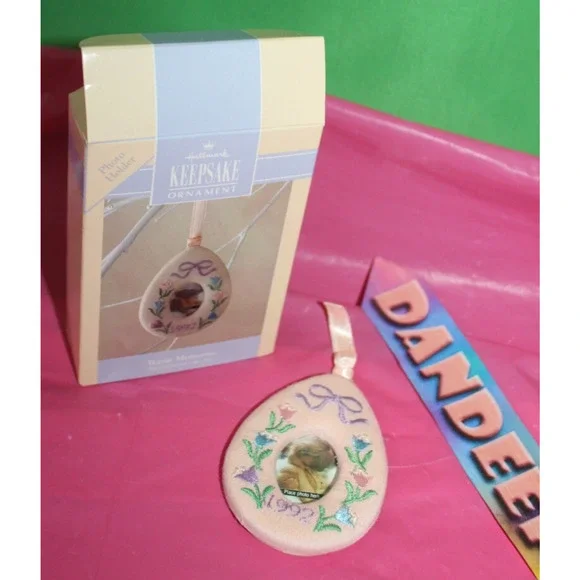 Vintage Hallmark Keepsake Warm Memories Easter Holiday Ornament Photo Holder 92