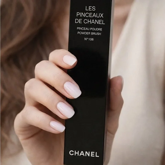 CHANEL Powder Brush-N*106