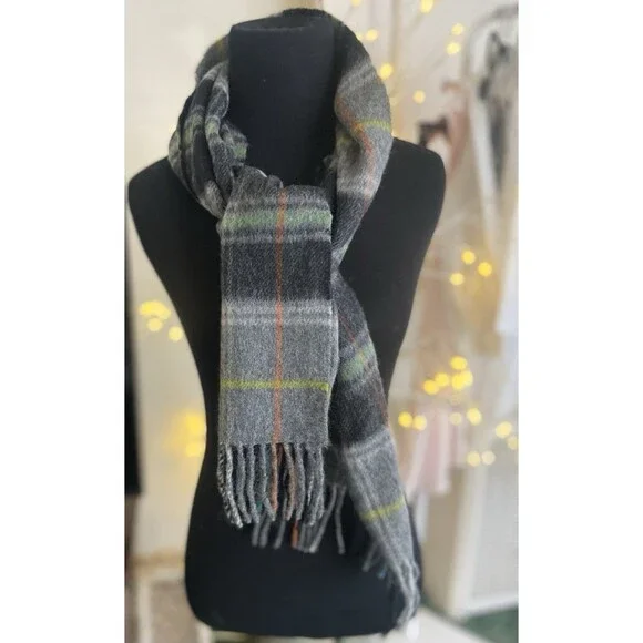 John Hanly Ireland 100% Lambswool Plaid Scarf Gray Fringe