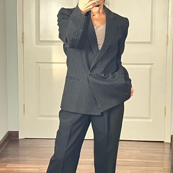 Vintage 100% Wool Pinstriped jacket blazer size 8