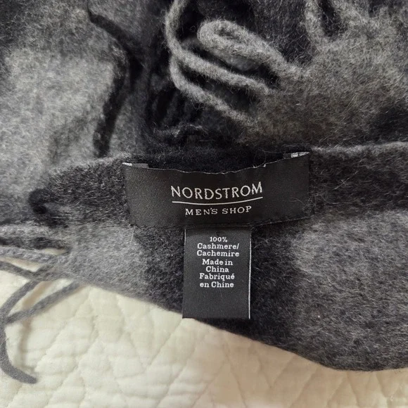 Nordstrom Mens Shop 100% Cashmere Scarf Black Grey Buffalo Check Plaid Fringe