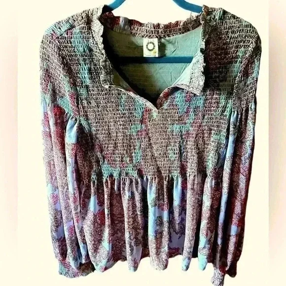 Anthropologie medium Boho chiffon long sleeve blouse by Akemi & Kin.