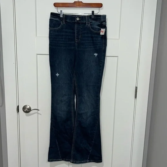 NWT M Jeans by Maurice’s Super High Rise Pull-on Long Flare Jeans Sz M