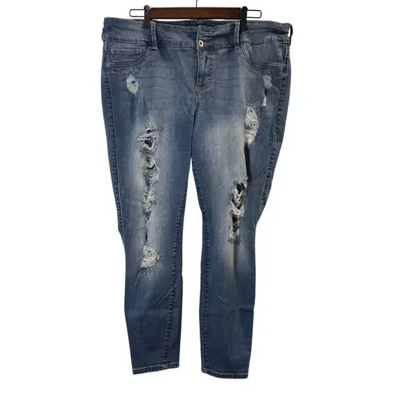 Torrid Women’s Distressed Jeggings Size 20