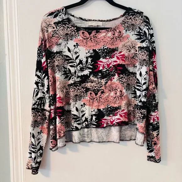 Selga Medium cropped soft Floral drop Long Sleeve Top