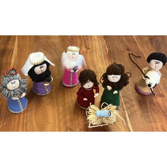 Vintage Felt‎ & Yarn Nativity Scene- Shepherd,Wise Men, Mary, Joseph, Jesus