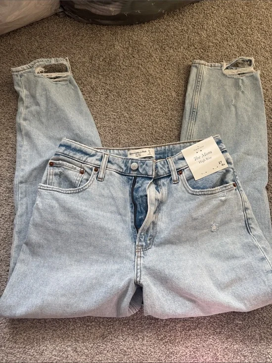 Abercrombie high rise mom Jean curve love