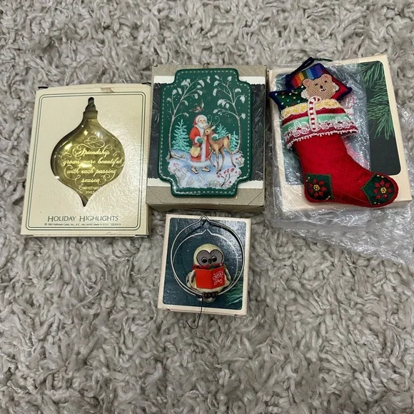 Hallmark vintage Holiday Christmas Ornament Set with lot of 4