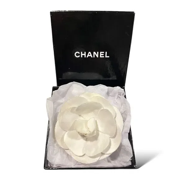CHANEL RARE Vintage WHITE CAMELLIA FLOWER PIN BROOCH IN ORIGINAL CHANEL GIFT BOX