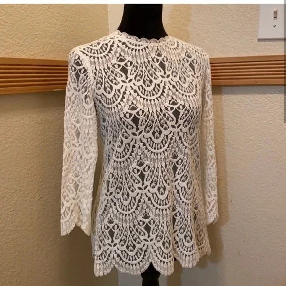 Bundle of 2 Size M Zara blouses!!