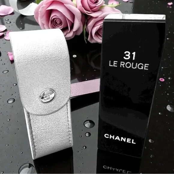 CHANEL LIPSTICK CASE IN SILVER LEATHER