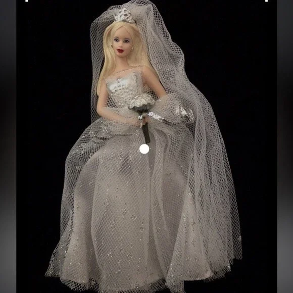 Avon 2000 Barbie Millennium Bride Porcelain Collectors Vintage Keepsake Ornament
