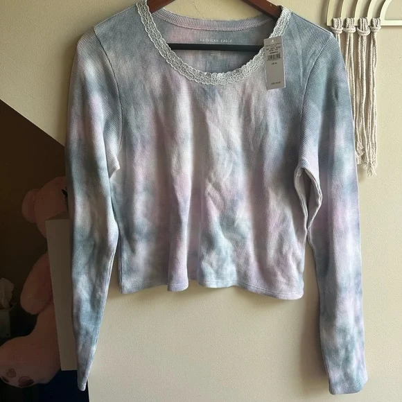 American Eagle Outfitters Blue and White Crop Hoodie