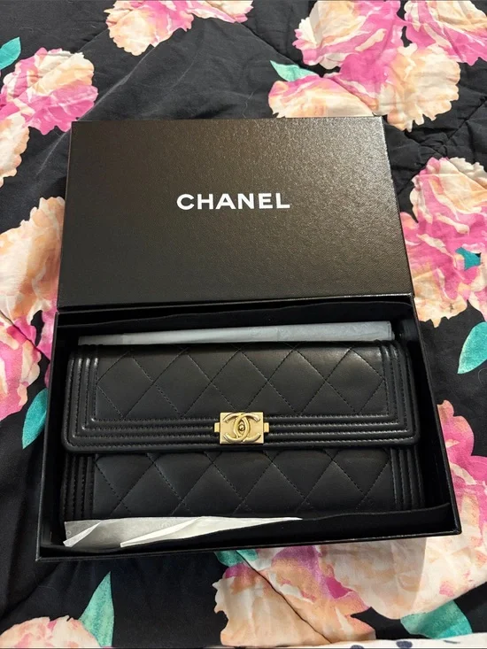 CHANEL Black Quilted Lambskin Leather Wallet