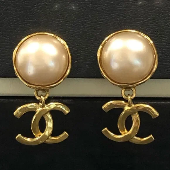 CHANEL COCO Mark Pearl Swing Earrings 95P Engraved w/ Box 24k Gold Plated