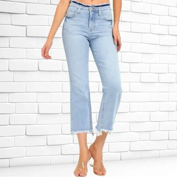 Risen High Rise Crop Flare Frayed Hem Light Wash Jeans Size 13/31 – NWT