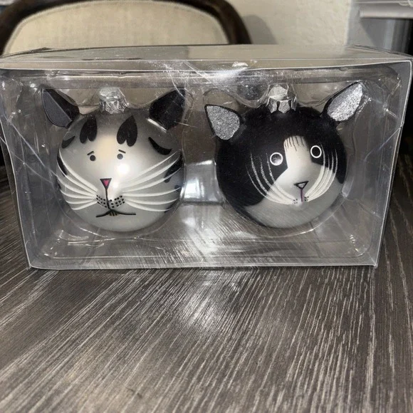 TJX COMPANY GLASS CAT ROUND‎  CHRISTMAS ORNAMENTS (2)