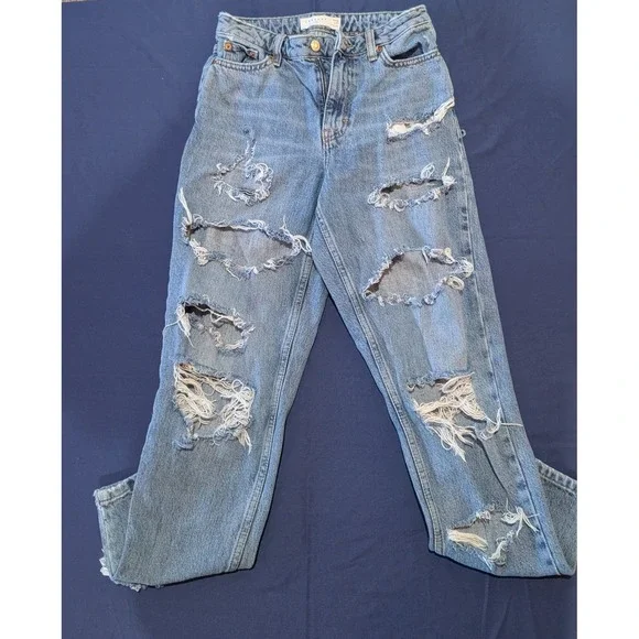TOPSHOP Mom Jeans Distressed Light Wash Denim Women W25‎ L30