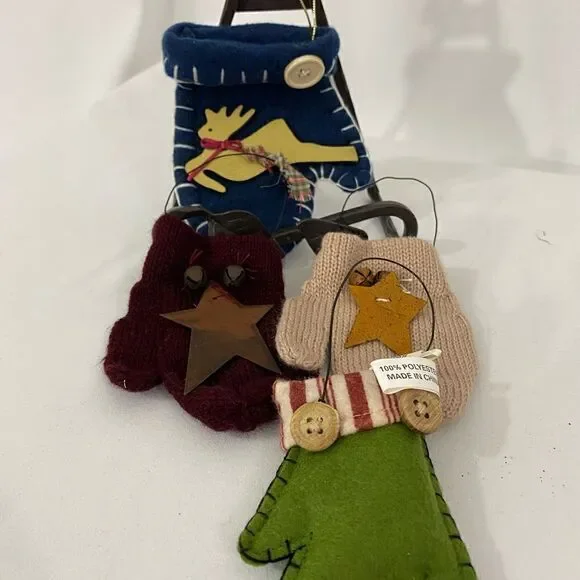 NWT Christmas Mitten Ornaments