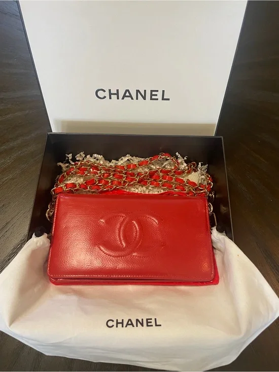 Authentic CHANEL Red Wallet-on-chain