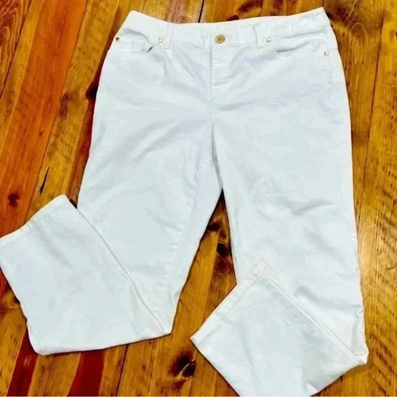 Black label by Chicos white jeans with gold hardware