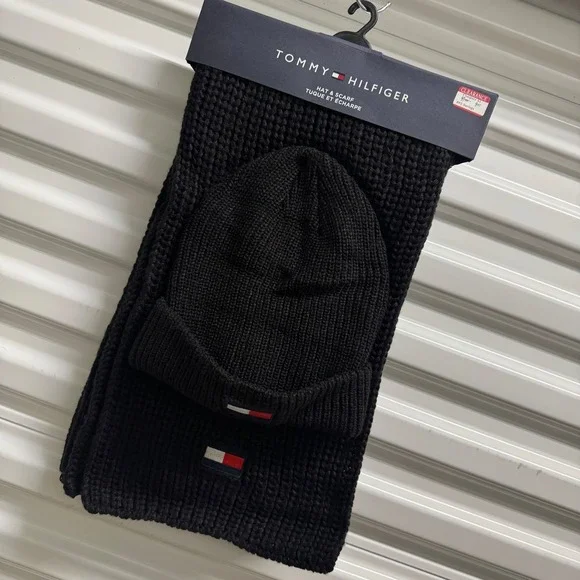 Tommy Hilfiger Black Knit Hat and Scarf Set Men OS