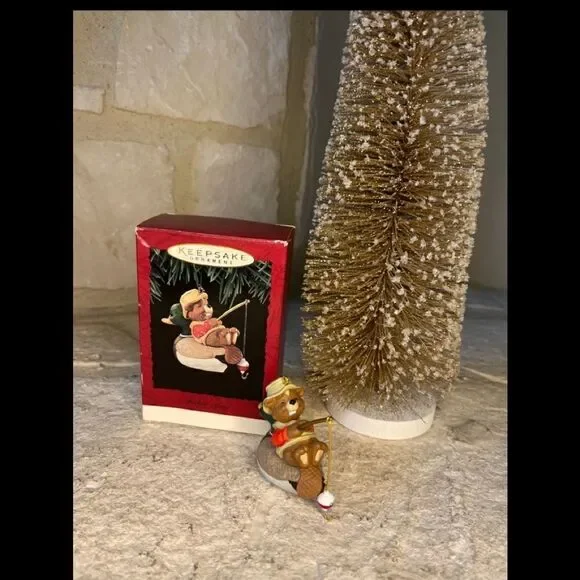 Hallmark Keepsake ornament Bobbin Along 1995