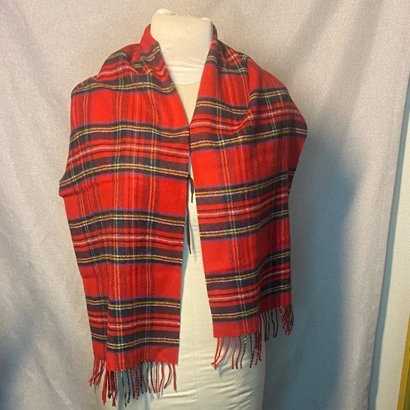 Flandre & CO Red Plaid Fringe Scarf. New.