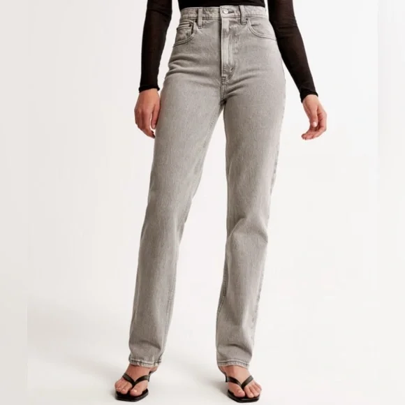 Abercrombie & Fitch Ultra High Rise 90s Straight Jean in Gray