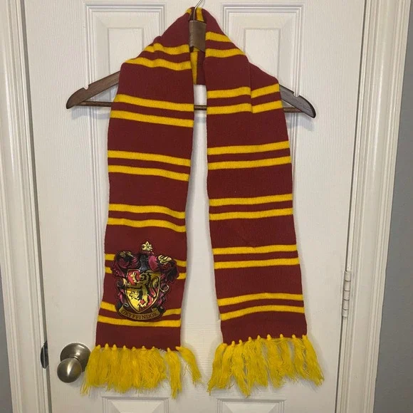 Harry Potter Gryffindor Scarf Burgundy Gold‎ Striped Knit House Crest Tassel