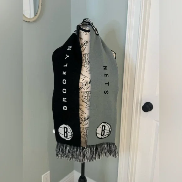 Foco Brooklyn Nets Two Toned Scarf | Fringe | Black & Gray | OS | Like New