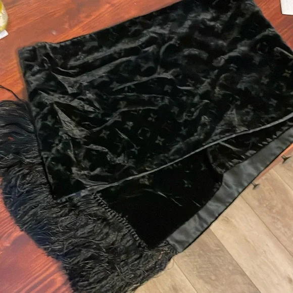 Louis Vuitton black scarf