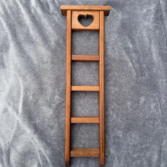 Vintage Wooden Ladder Wall Shelf Heart Cutout Knick-Knack CottageCore Trinket